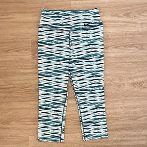 Nike Dri-FIT Teal and White Patterned Capri Leggings